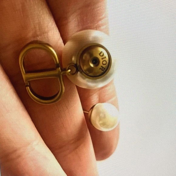 Gold Earrings - Picture 5 of 5